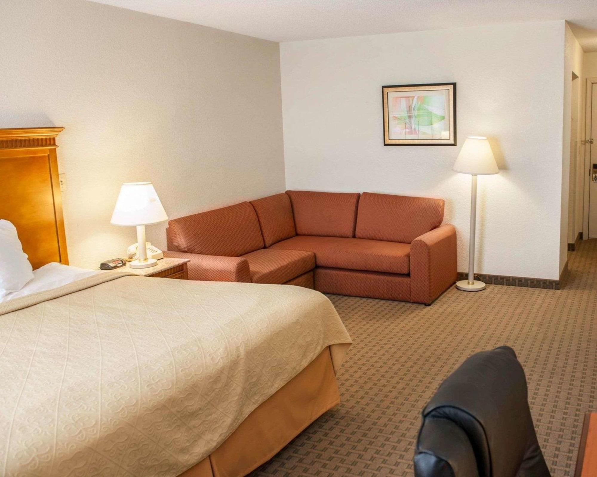 Quality Inn And Suites Индианаполис Екстериор снимка