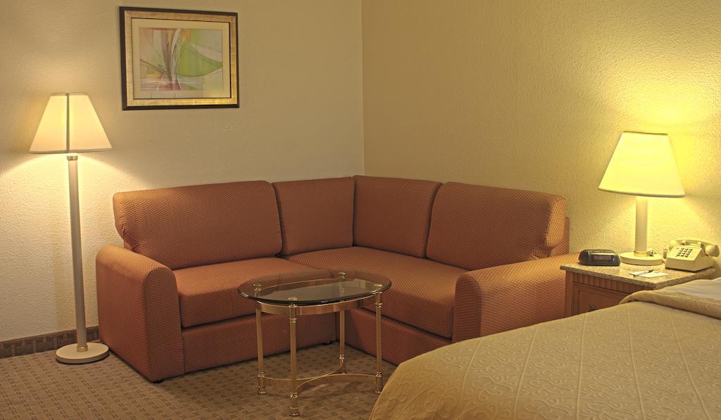 Quality Inn And Suites Индианаполис Екстериор снимка