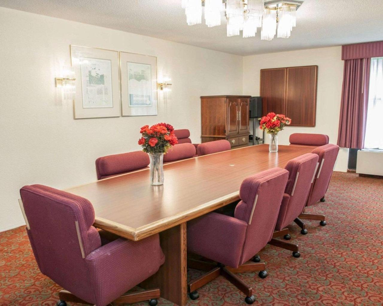 Quality Inn And Suites Индианаполис Екстериор снимка