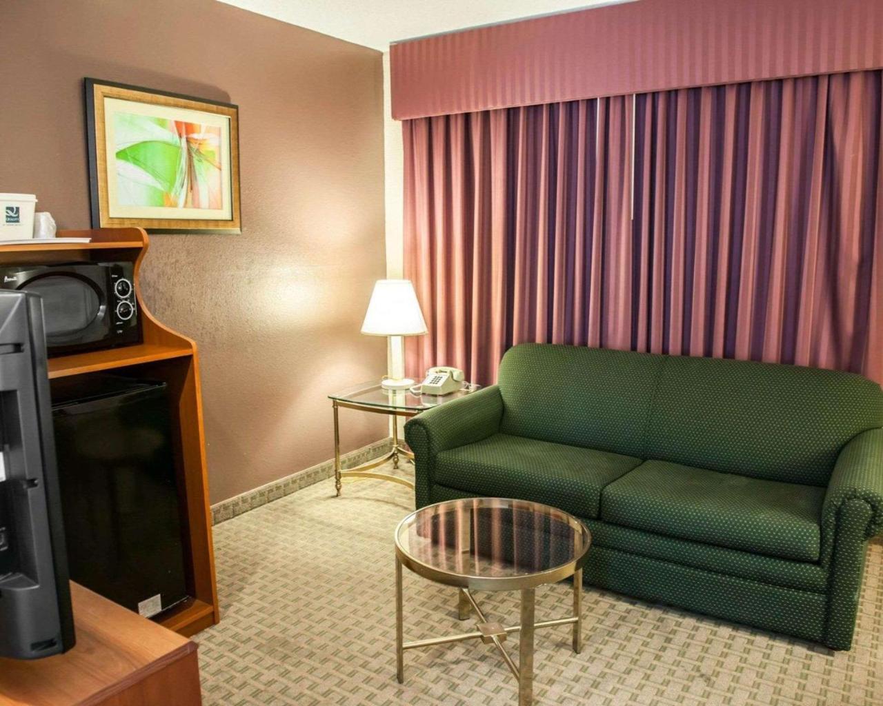 Quality Inn And Suites Индианаполис Екстериор снимка