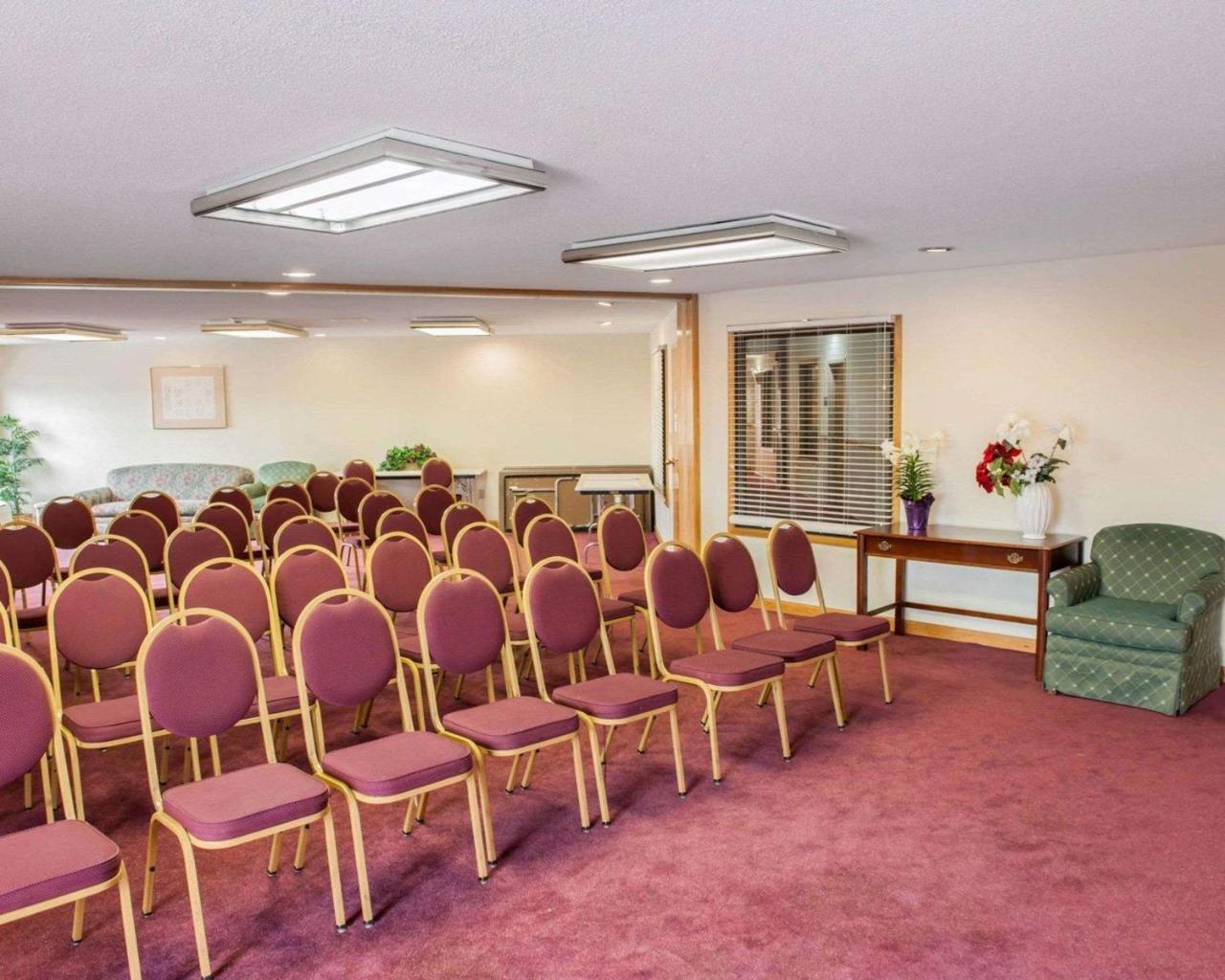 Quality Inn And Suites Индианаполис Екстериор снимка