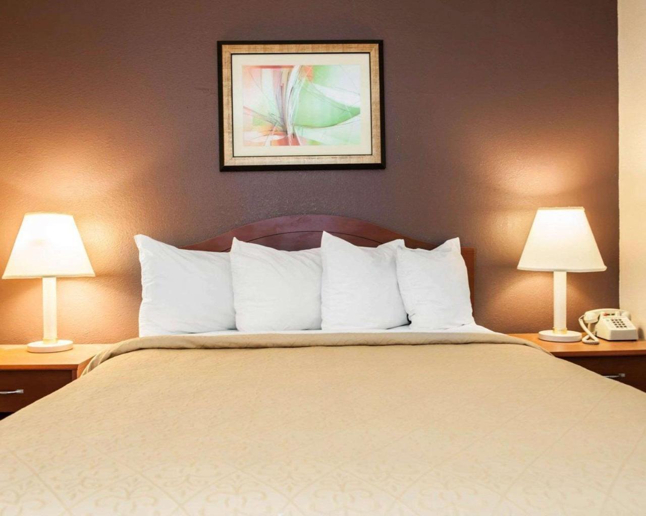 Quality Inn And Suites Индианаполис Екстериор снимка
