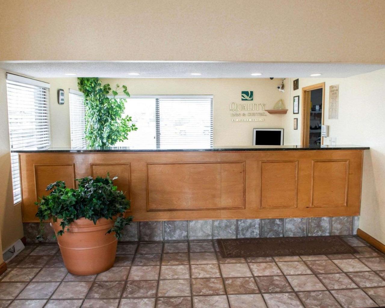 Quality Inn And Suites Индианаполис Екстериор снимка