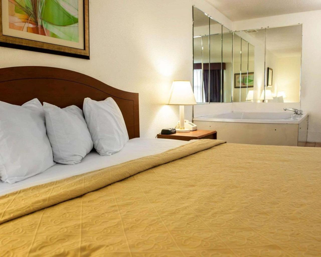 Quality Inn And Suites Индианаполис Екстериор снимка
